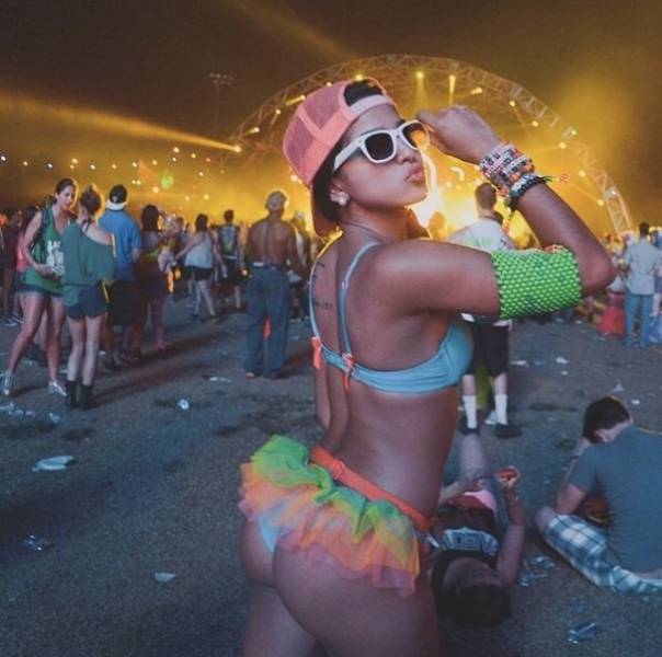 Raver Girls Will Show You Where It’s Really Hot!