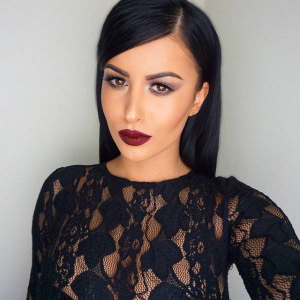 Mesh Clothing Is Simply Mesmerizing