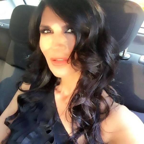 Guess The Age Of This Stunning Actress