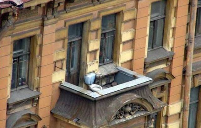 If You Visit Russia, Check The Balconies First