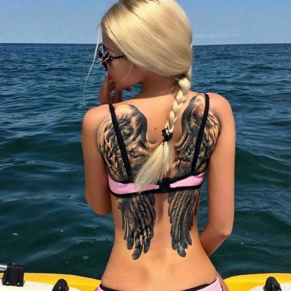 Sexy Girls Showing Off Stunning Tattoos