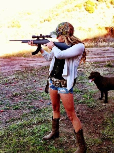 Awesome Girls Holding Big Guns – What Could Be Better?