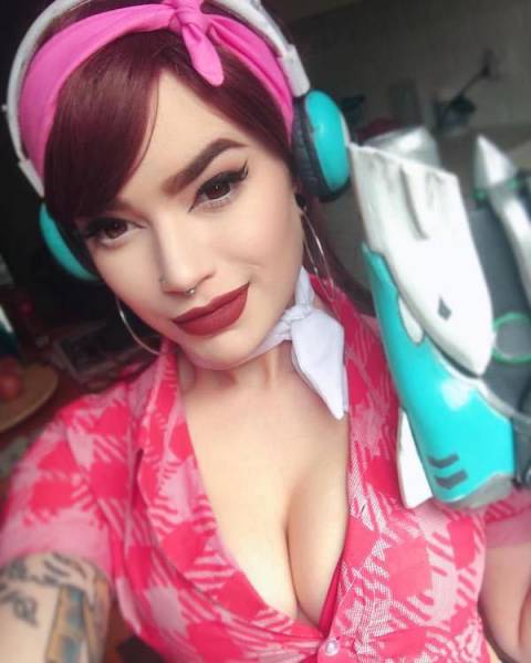 Zalaria Is The Perfect Cosplay Queen