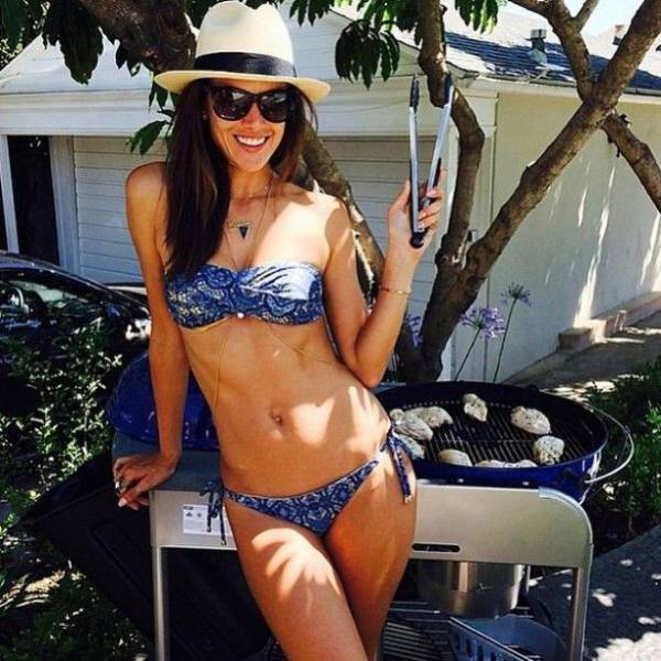 Beautiful Girls And Grill Is The Perfect Combination