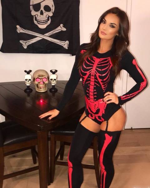 Halloween Brings Us Some Top-Notch Sexy Costumes!