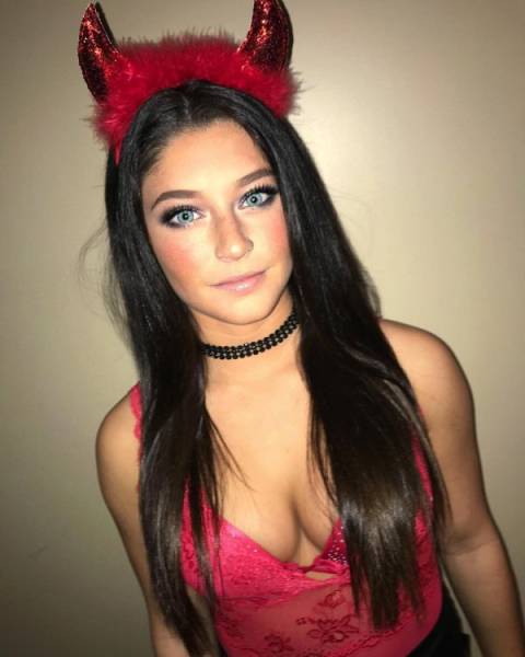 Halloween Brings Us Some Top-Notch Sexy Costumes!