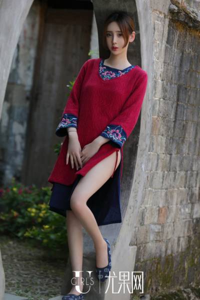 Just Casual Chinese Farmer-Girls Doing Their Daily Routine…