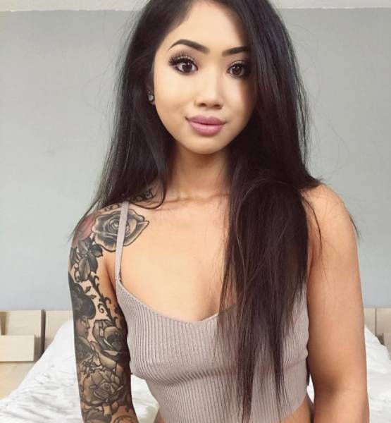 Tattoos Give Girls Some Unique Flair