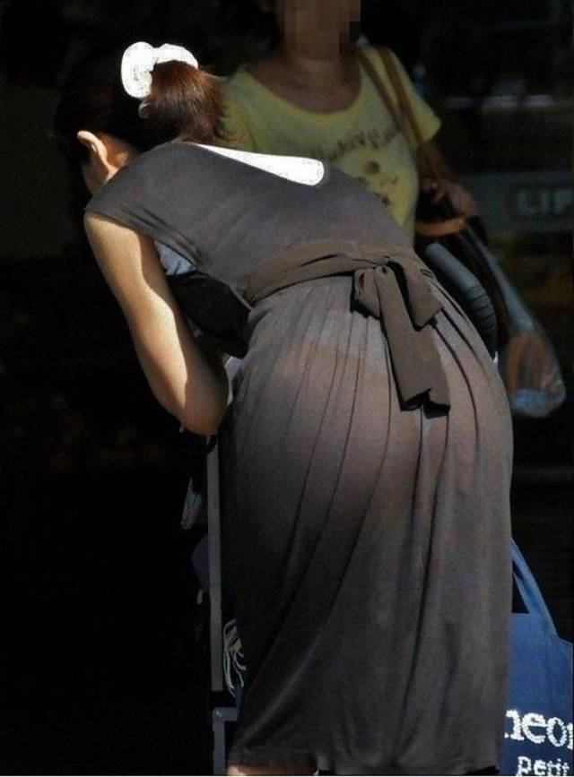 You Can See Through These Girls’ Clothes!