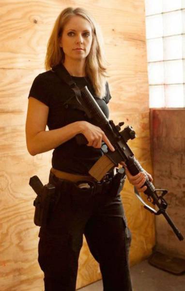 Hot Girls With Big Guns