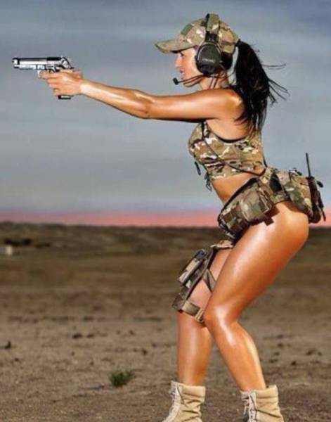 Hot Girls With Big Guns
