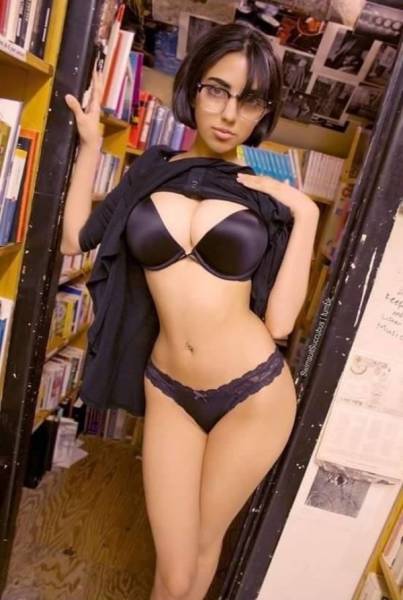 The Holy Trinity Of Hips And Waist!