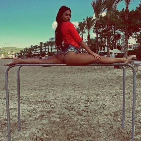 Flexible Girls Will Always Be Sexy