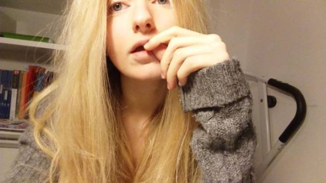 18-Year-Old Italian Model Tries To Sell Her Virginity To Buy A House For Her Parents