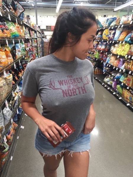 Braless Girls Let Their Boobs Hang Free