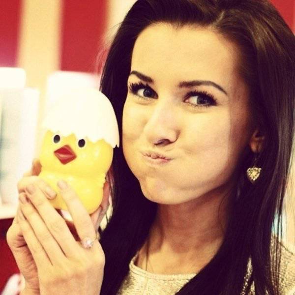 Goofy Girls Are The Best Kind Of Girlfriend