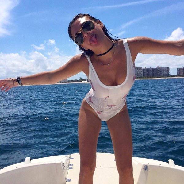 Goofy Girls Are The Best Kind Of Girlfriend