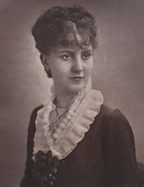 How French Prostitutes Looked Like In The 19th Century