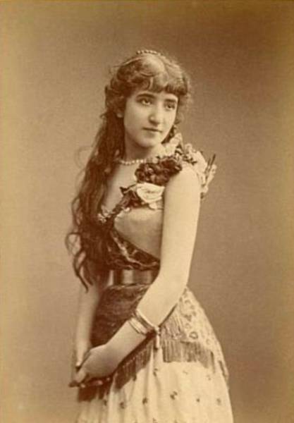 How French Prostitutes Looked Like In The 19th Century