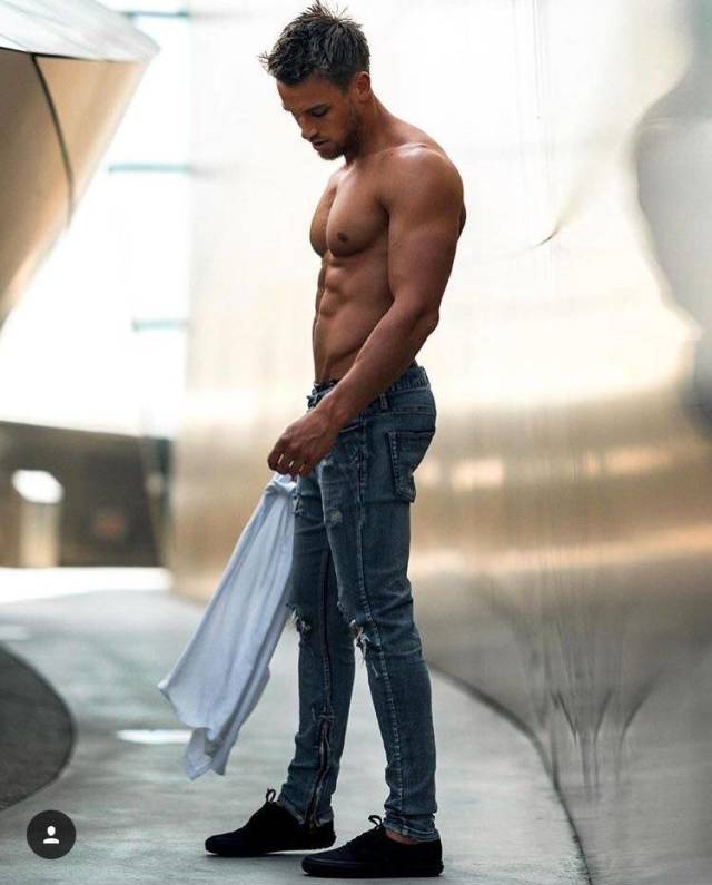 Who Said Only Girls Can Be Sexy?!