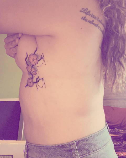 Sideboob Tatoo As A New Art Form