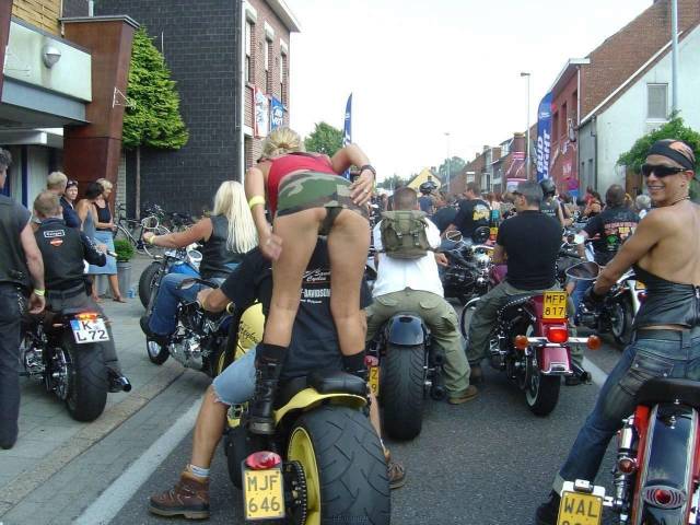 Girls Always Know How To Have Fun