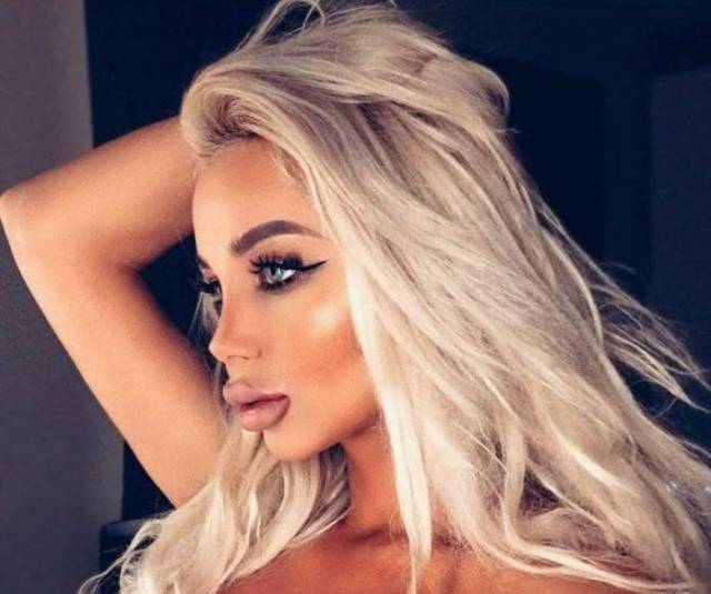 What Have They Done With Their Lips?!