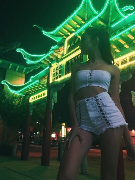 All Boobs – Zero Bras!