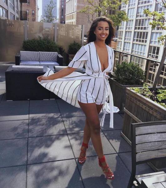 All Boobs – Zero Bras!