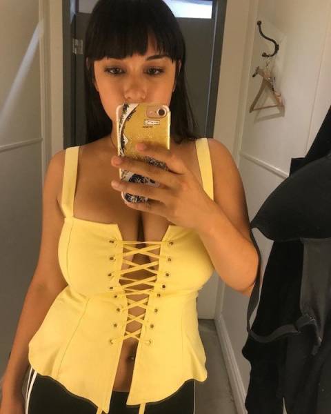 All Boobs – Zero Bras!