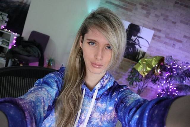 Pro Gamers Who Are Actually Flaming Hot Girls