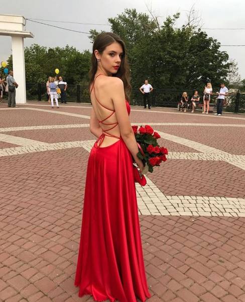 Russian Proms Are Mighty Hot, You Know