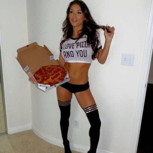 Hot Girls With Hot Pizzas