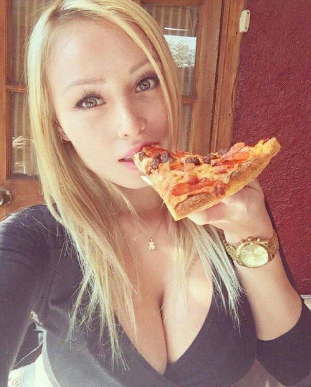 Hot Girls With Hot Pizzas