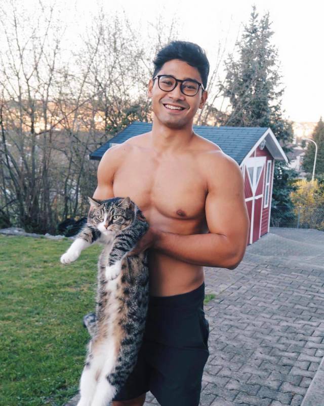 Sexy Men With Absolutely Mesmerizing Looks