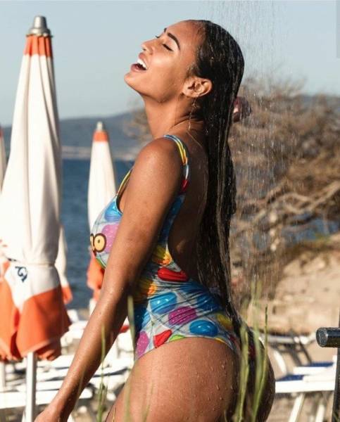 Wet Girls Are The Pinnacle Of Summer