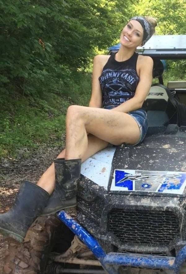 Country Girls Coming In Hot