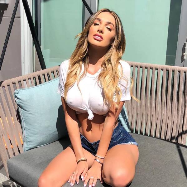 White T-Shirts Change A Lot