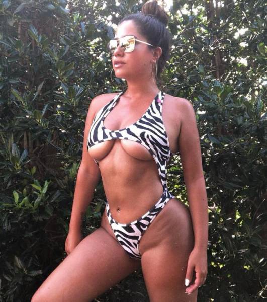 Get Ready For Some Tasty Underboob Pics