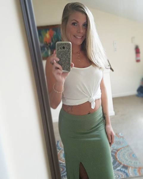 White T-Shirts Show Everything That’s Sexy