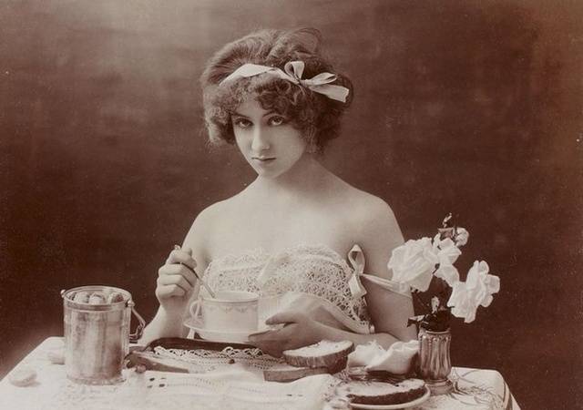 How Erotica Looked Like 100 Years Ago