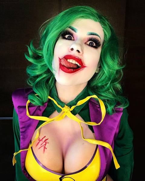Vera Bambi Is An Expert On Sexy Cosplay