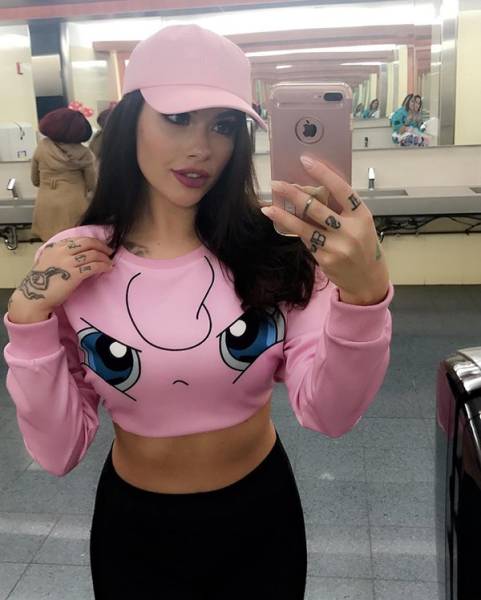 Vera Bambi Is An Expert On Sexy Cosplay