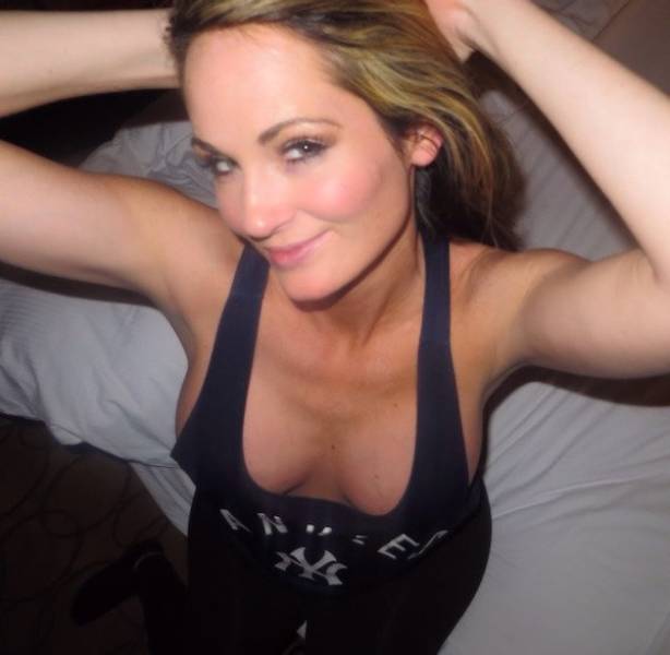 Bras? Who Needs Then Anyway?!