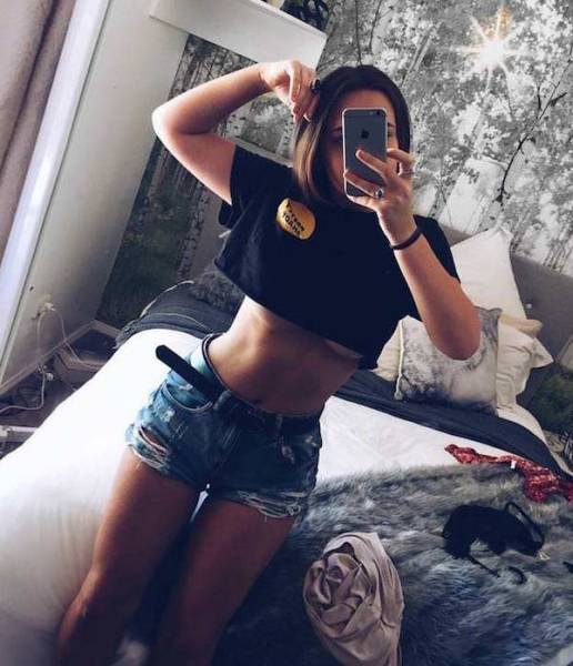 Bras? Who Needs Then Anyway?!