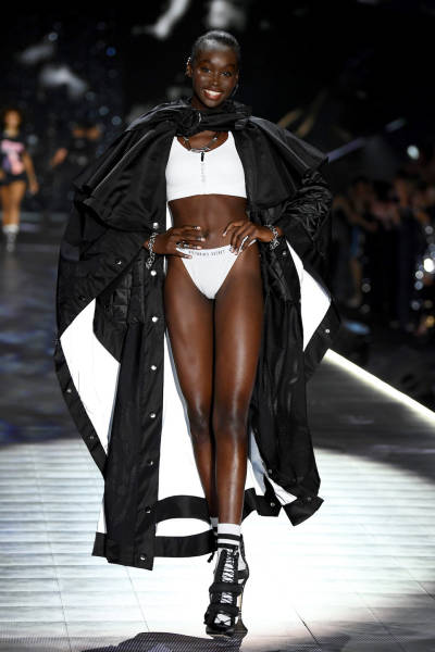 Victoria’s Secret Fashion Show In Full Glory