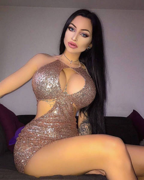 Girl Transformed Into A Doll Because Of Bullying