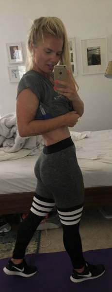 Yoga Pants Are a Real Turn-On