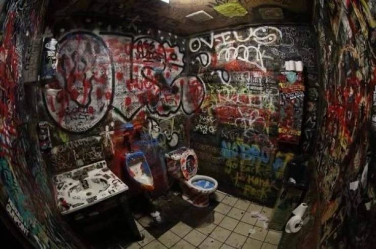 These Are Definitely Not The Best Toilets…