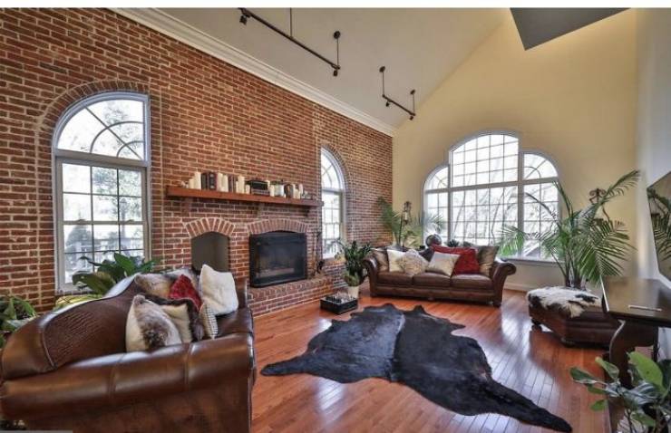 This House Has Some Kinky Secrets